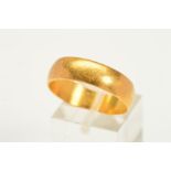 A 22CT GOLD BAND RING, of plain design, with 22ct hallmark for Birmingham 1968, width 6mm, ring size