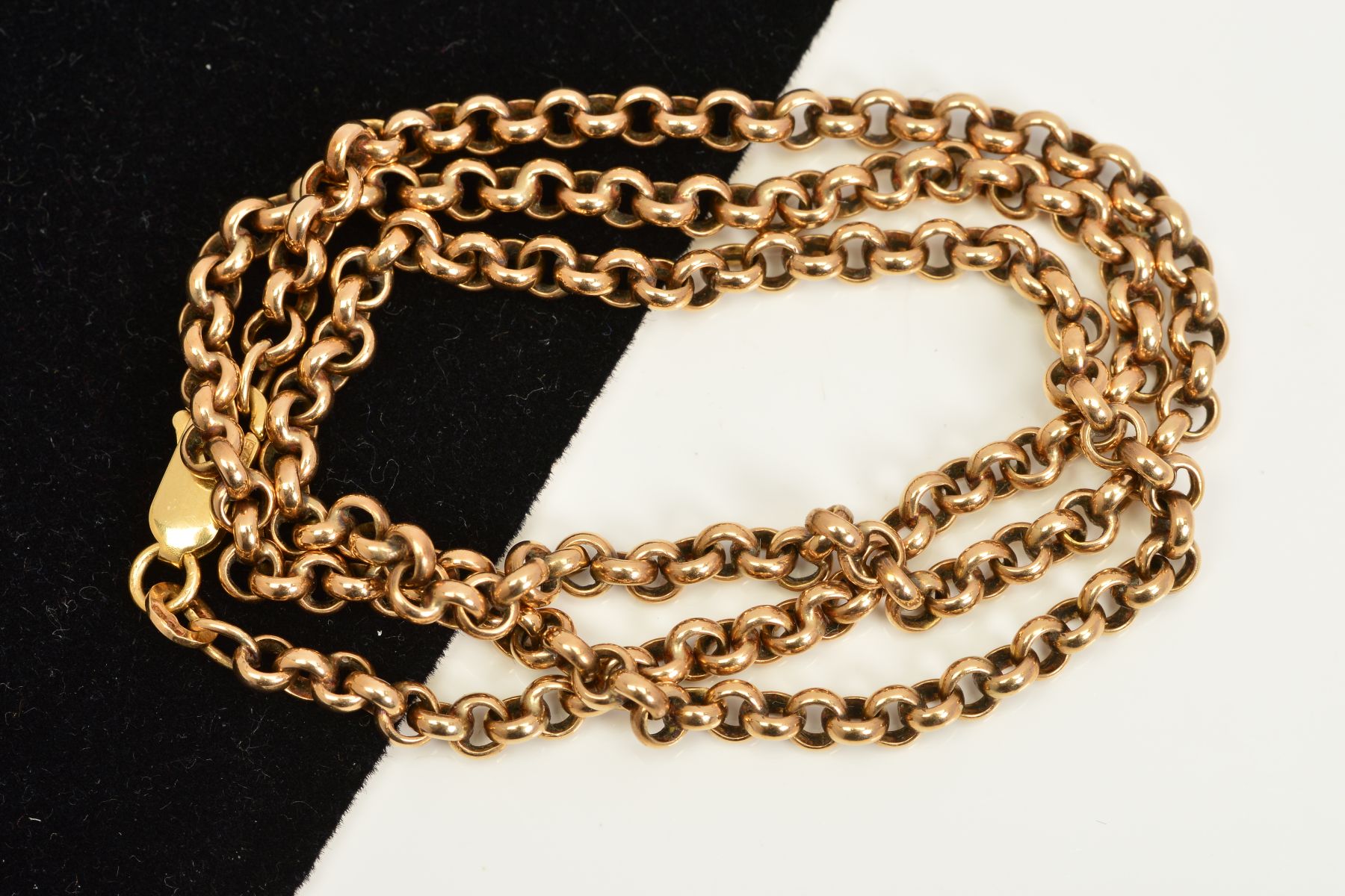 A 9CT GOLD BELCHER LINK CHAIN NECKLACE, with 9ct import mark for Birmingham, length 470mm,