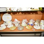 A GROUP OF TEA AND COFFEE WARES, to include Aynsley 'Orchard Gold' coffee can and saucer, 'Cottage
