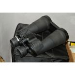 A PAIR OF GIANT CASED AND BOXED SUNAGOR MEGA ZOOM 160 PRISMATIC BINOCULARS, ZOOM 30-160 X 70