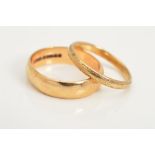 TWO 9CT GOLD BAND RINGS, one of plain design, one with a ridged edge, both with 9ct hallmarks,