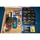 A QUANTITY OF BOXED AND UNBOXED MODERN DIECAST JAGUAR CAR MODELS, assorted Jaguar models including