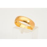 A 22CT GOLD BAND RING, the plain band with 22ct hallmark for London 1907, width 5mm, ring size L,
