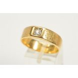 AN EARLY 20TH CENTURY GENTLEMAN'S 18CT GOLD DIAMOND RING, designed as an old cut diamond within a