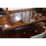 A MID 20TH CENTURY ROSEWOOD EFFECT COFFEE TABLE, width 116cm x depth 66cm x height 31cm