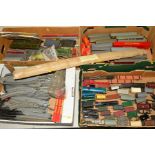 A QUANTITY OF MAINLY UNBOXED AND ASSORTED PLAYWORN 00 GAUGE MODEL RAILWAY ITEMS, to include Tri-