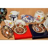 A SMALL GROUP OF ROYAL CROWN DERBY TRINKETS, to include Old Imari '1128' boxed, circular trinket,