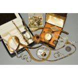 A SELECTION OF COSTUME JEWELLERY, to include a Sarah Coventry flower brooch, two pairs of