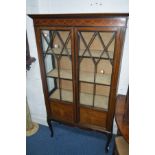 AN EDWARDIAN MAHOGANY ASTRAGAL GLAZED DOUBLE DOOR DISPLAY CABINET on cabriole legs, width 94cm x