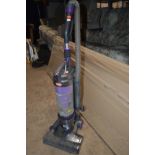 A VAX AIR REACH UPRIGHT VACUUM CLEANER