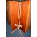 A VINTAGE BEECH ARTISTS EASEL