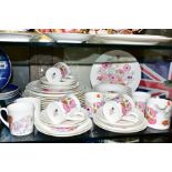 WEDGWOOD 'MEADOW SWEET' PART TEA/DINNERWARES, R4528 (37)