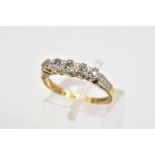 AN 18CT GOLD FIVE STONE DIAMOND RING, designed as a central brilliant cut diamond and outer single