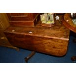 AN EARLY 19TH CENTURY MAHOGANY DROP LEAF RECTANGULAR OCCASIONAL TABLE, fitted with an end drawer and