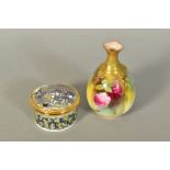 A SMALL ROYAL WORCESTER BUD VASE, painted roses, gilt detailing, shape no 283, height 10cm, together