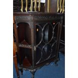 AN EDWARDIAN MAHOGANY ASTRAGAL GLAZED SINGLE DOOR CORNER UNIT, width 91cm x depth 62cm x height 97cm