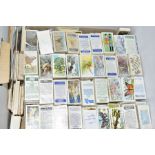 A LARGE COLLECTION OF OVER SEVEN THOUSAND FIVE HUNDRED BROOKE BOND TEA CARDS, including many