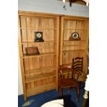 A PAIR OF MODERN SOLID LIGHT OAK OPEN BOOKCASES with five adjustable shelves, width 97cm x depth