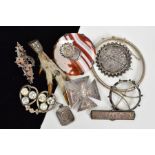 A SELECTION OF MAINLY LATE 19TH TO EARLY 20TH CENTURY SILVER JEWELLERY, to include a circular name