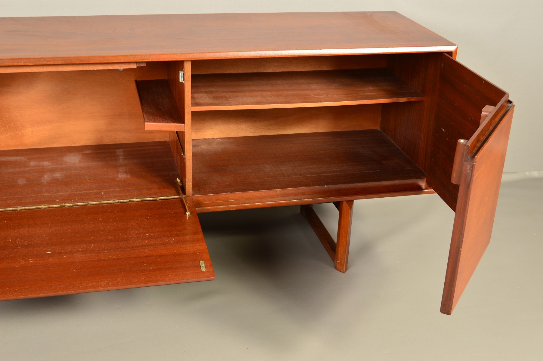 A 1960'S WHITE AND NEWTON TEAK 7FT SIDEBOARD, with three graduated drawers and double cupboard doors - Image 7 of 12