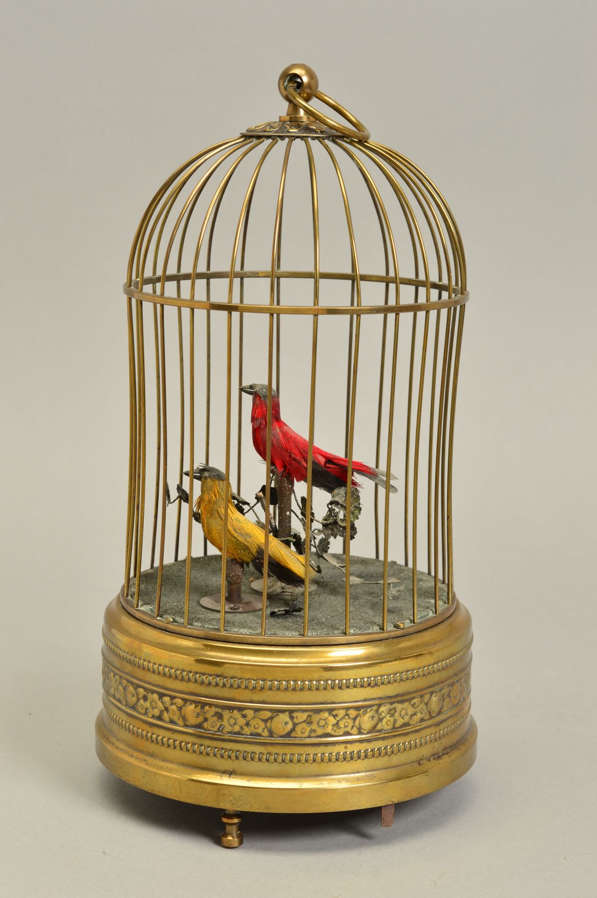 AN EARLY 20TH CENTURY CLOCKWORK AUTOMATON OF TWO BIRDS IN A BRASS CAGE, both birds sing and move - Image 3 of 6