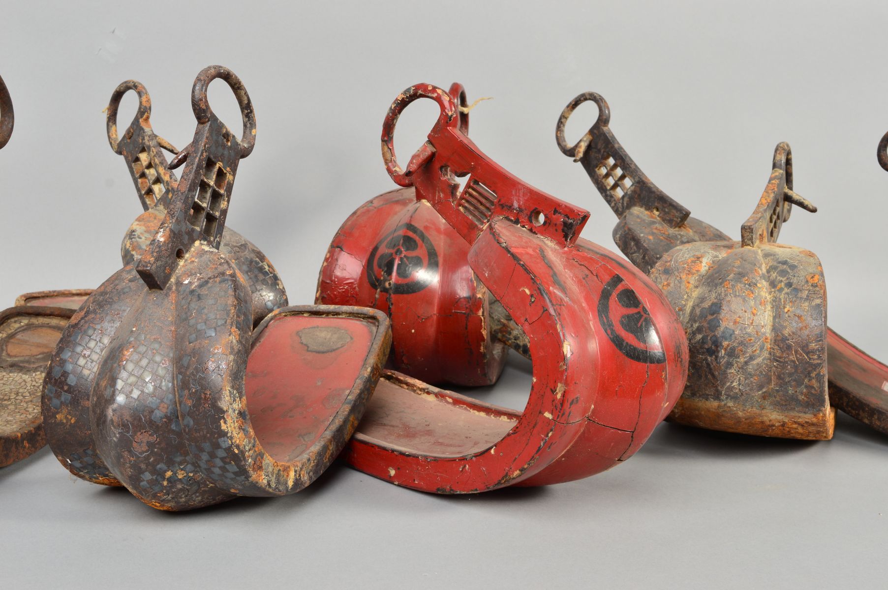THREE PAIRS OF METAL AND RED LACQUERED ASIAN STIRRUPS, together with two other Persian stirrups - Image 3 of 12