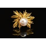 A MODERN MABE PEARL BROOCH, abstract design, Mabe pearl measuring approximately 15.5mm in
