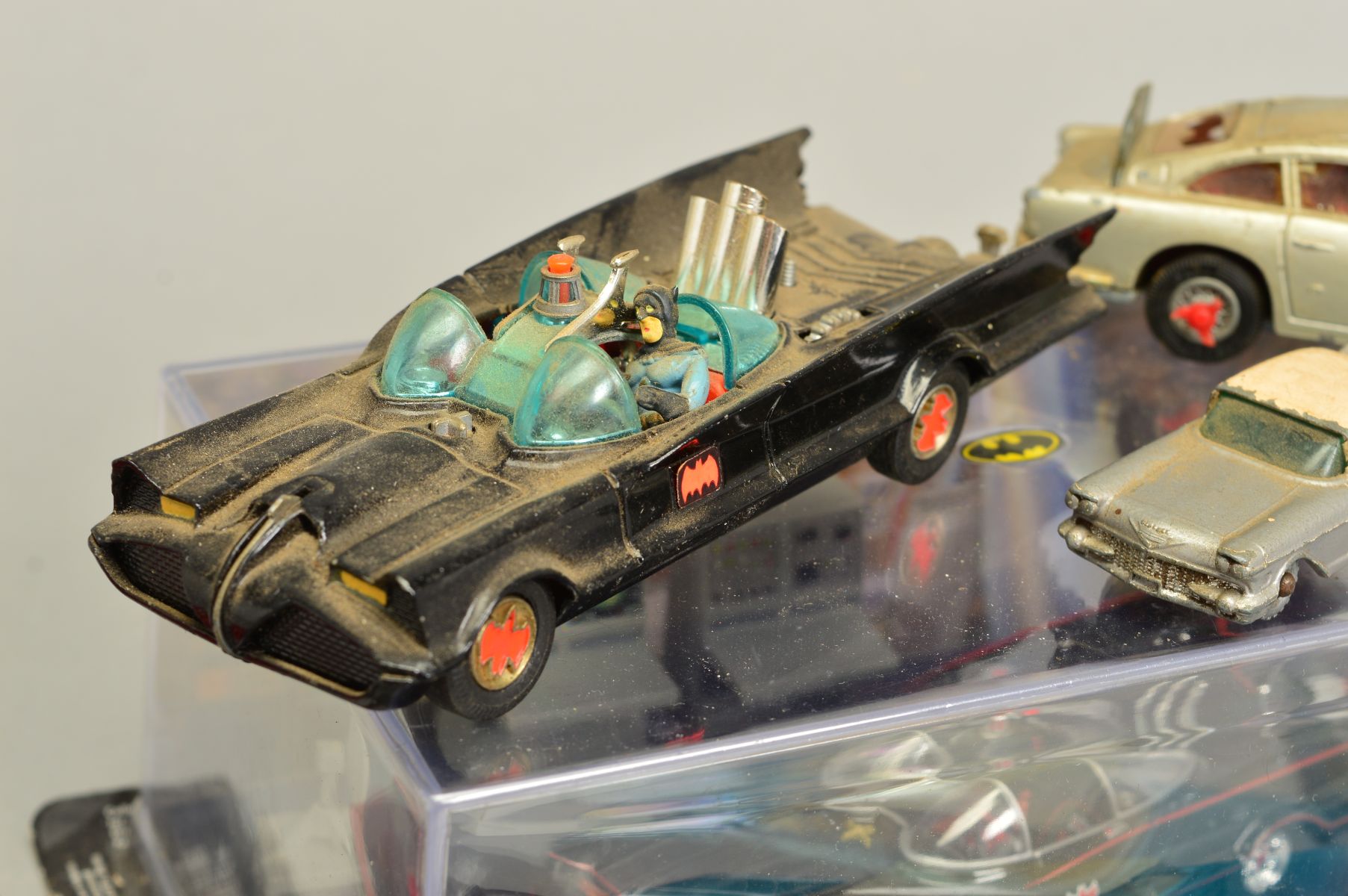 A QUANTITY OF UNBOXED DIECAST VEHICLES, to include Corgi Toys Batmobile, No.267 (earlier version - Image 3 of 7