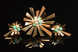 A TURQUOISE AND PEARL BROOCH AND A PAIR OF MATCHING CLIP EARRINGS, abstract starburst design,