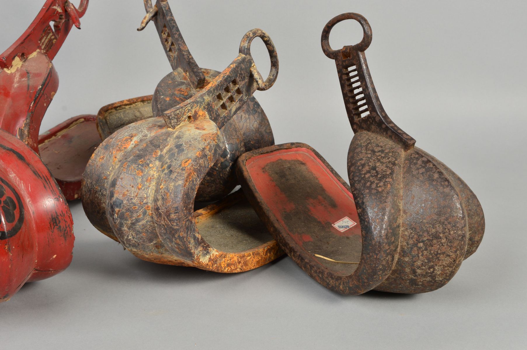 THREE PAIRS OF METAL AND RED LACQUERED ASIAN STIRRUPS, together with two other Persian stirrups - Image 2 of 12