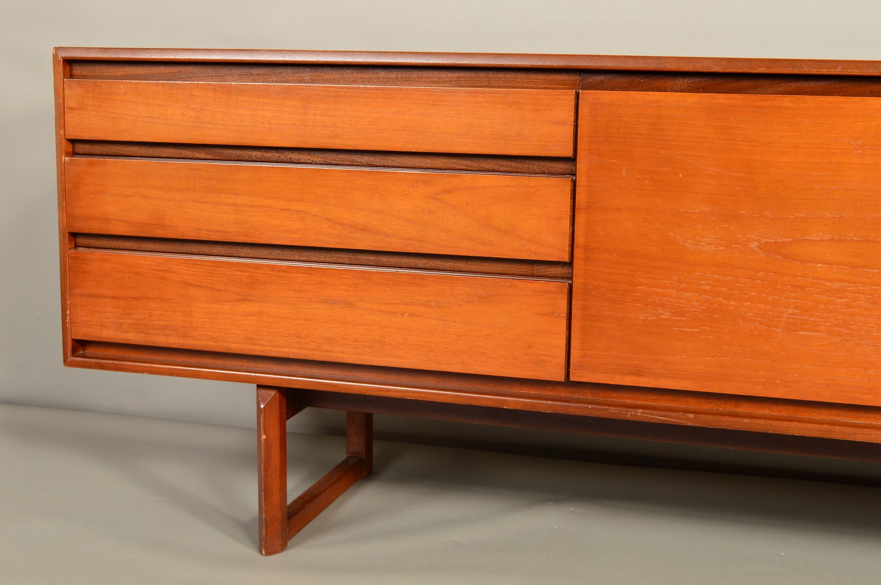A 1960'S WHITE AND NEWTON TEAK 7FT SIDEBOARD, with three graduated drawers and double cupboard doors - Image 9 of 12