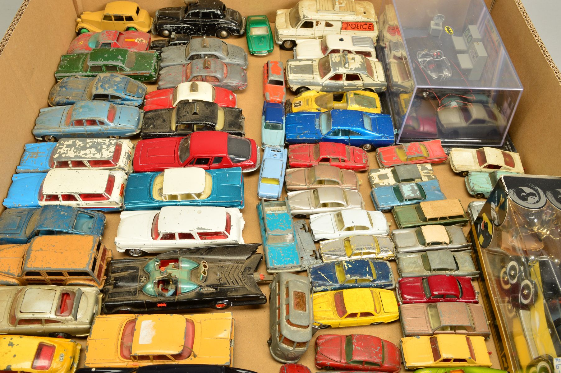 A QUANTITY OF UNBOXED DIECAST VEHICLES, to include Corgi Toys Batmobile, No.267 (earlier version - Image 6 of 7