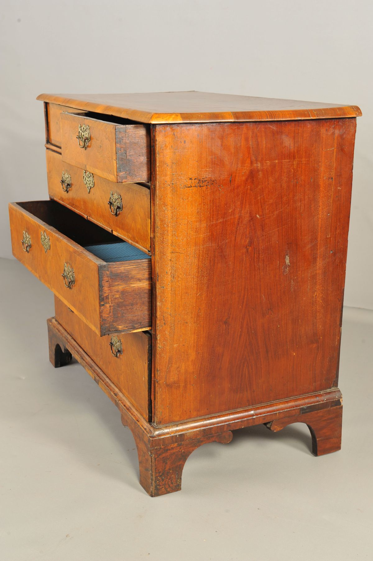 A MID 18TH CENTURY AND LATER WALNUT CHEST OF TWO SHORT OVER THREE LONG DRAWERS, feather banded inlay - Image 5 of 7