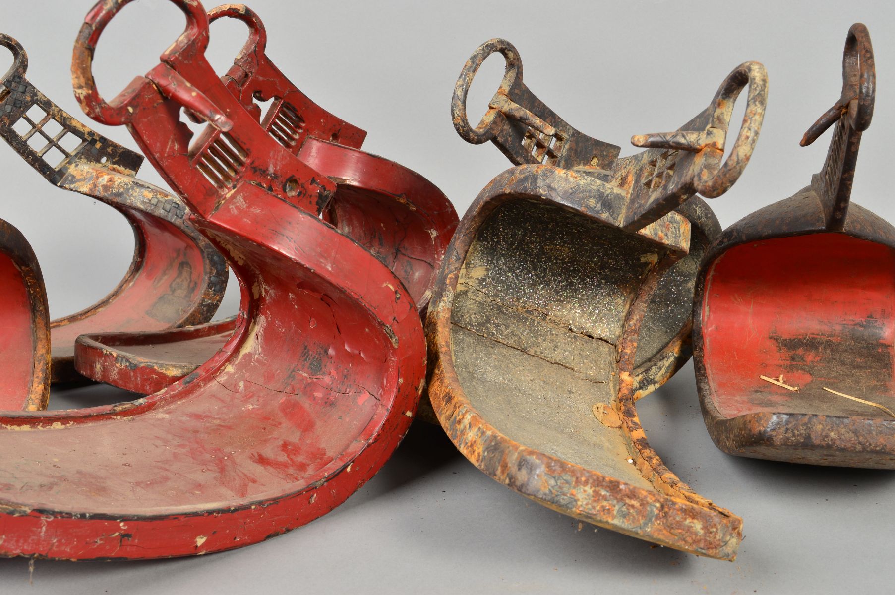 THREE PAIRS OF METAL AND RED LACQUERED ASIAN STIRRUPS, together with two other Persian stirrups - Image 10 of 12