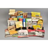 A QUANTITY OF BOXED OO GAUGE MODEL RAILWAY ITEMS, including Hornby Dublo Class R1 tank locomotive,
