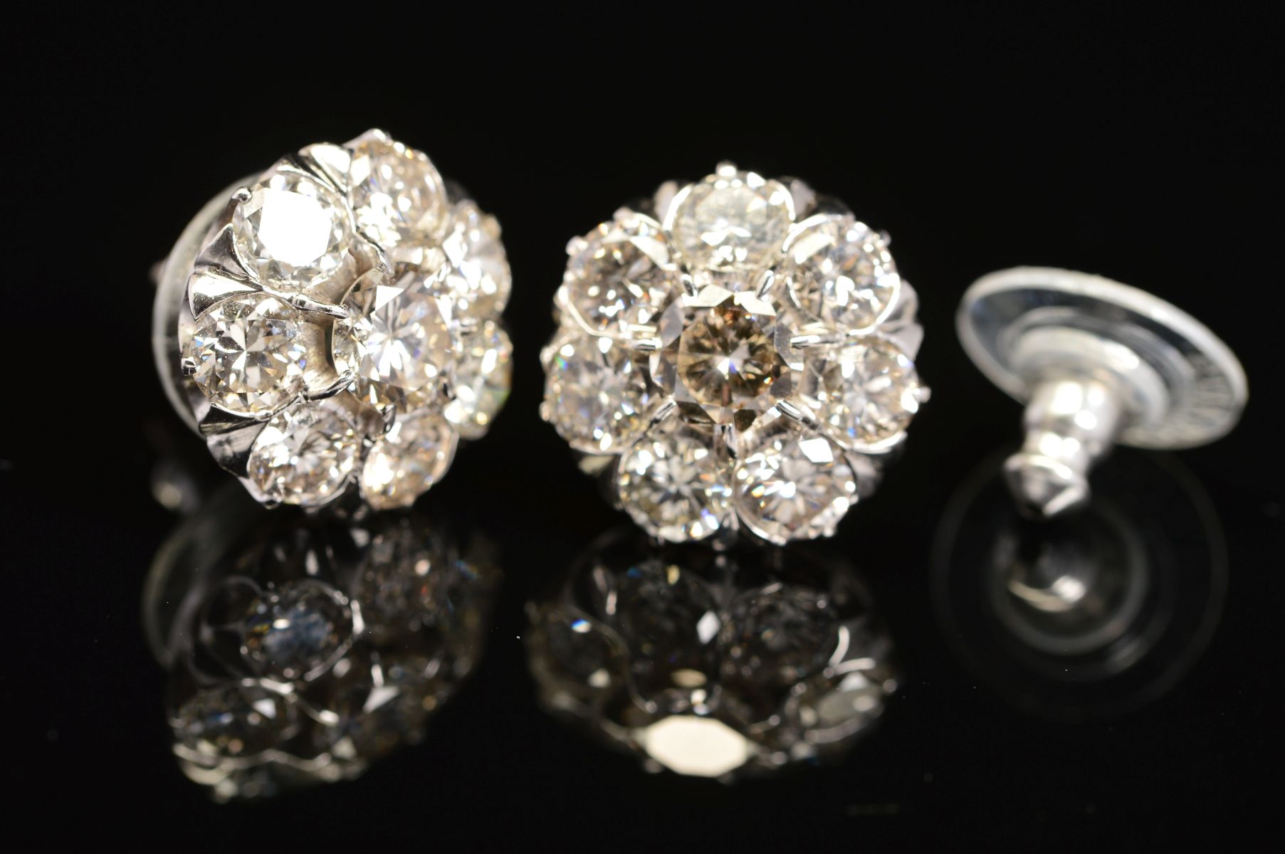 A PAIR OF MODERN DIAMOND ROUND CLUSTER EAR STUDS, post fittings, round brilliant cut diamonds - Image 4 of 4