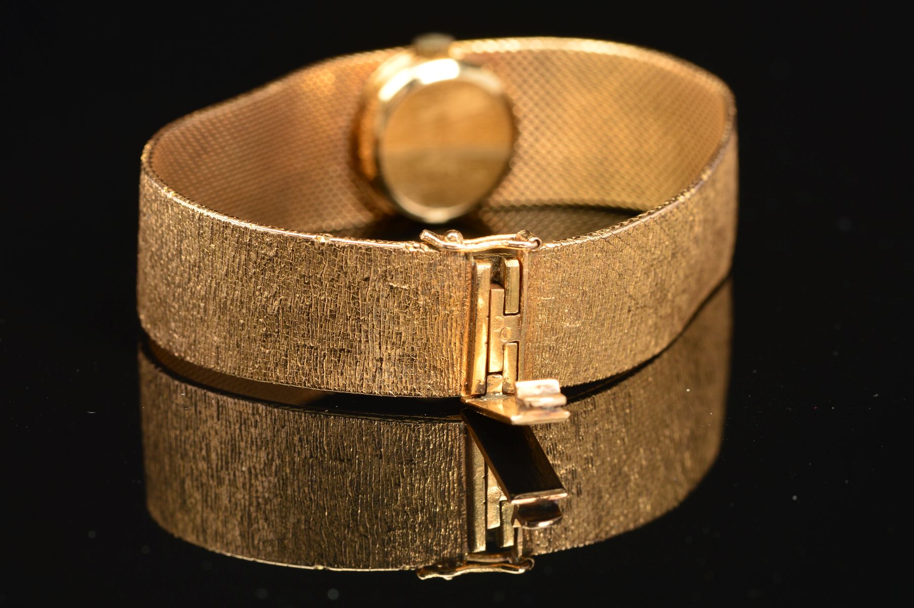 A MID TO LATE 20TH CENTURY LADIES LONGINES WATCH, a round case measuring approximately 20mm in - Image 4 of 5