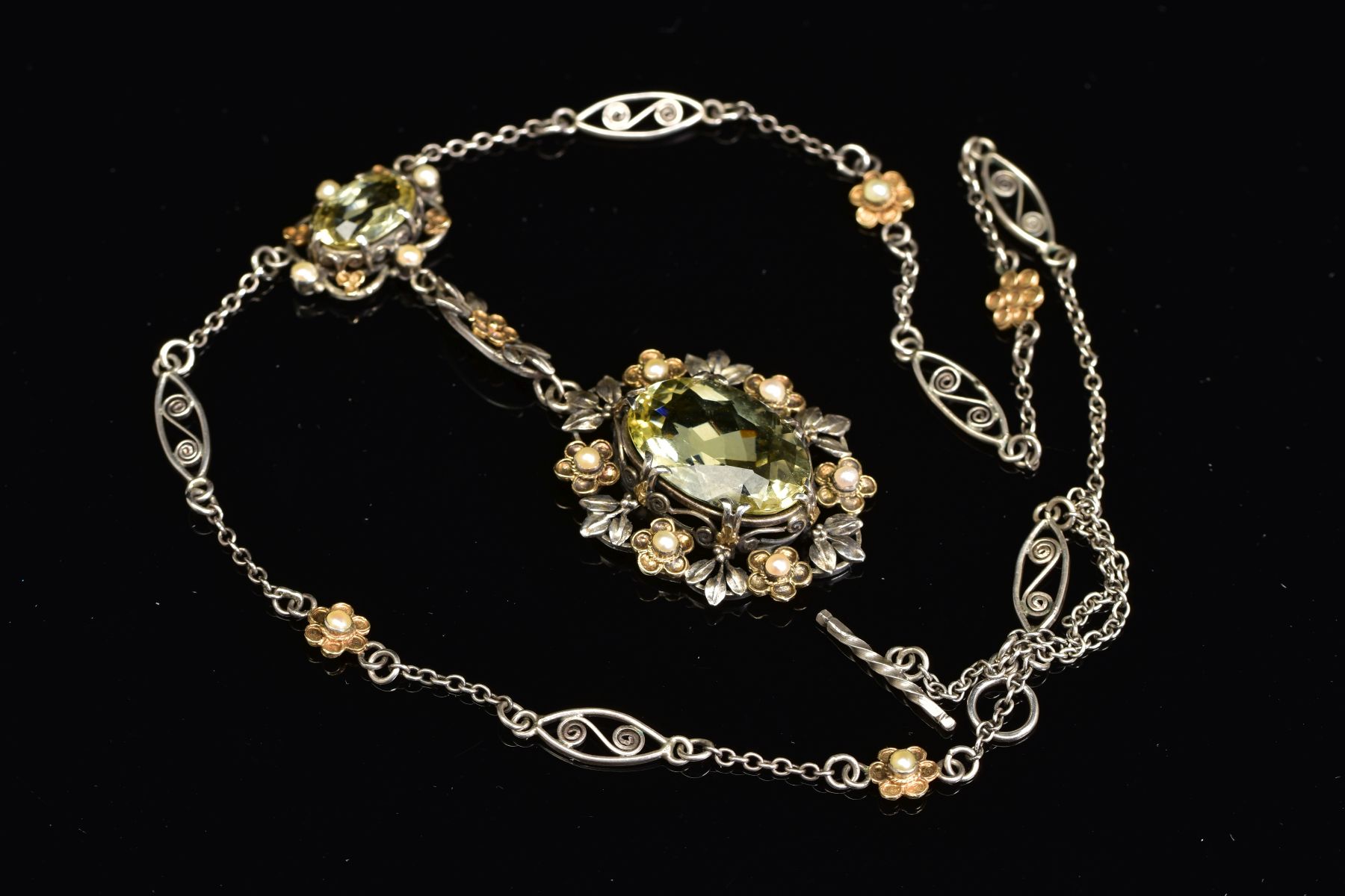 AN ARTS & CRAFTS SILVER, GOLD, BERYL AND SEED PEARL PENDANT NECKLACE 'ATTRIBUTED TO DORRIE - Image 6 of 7