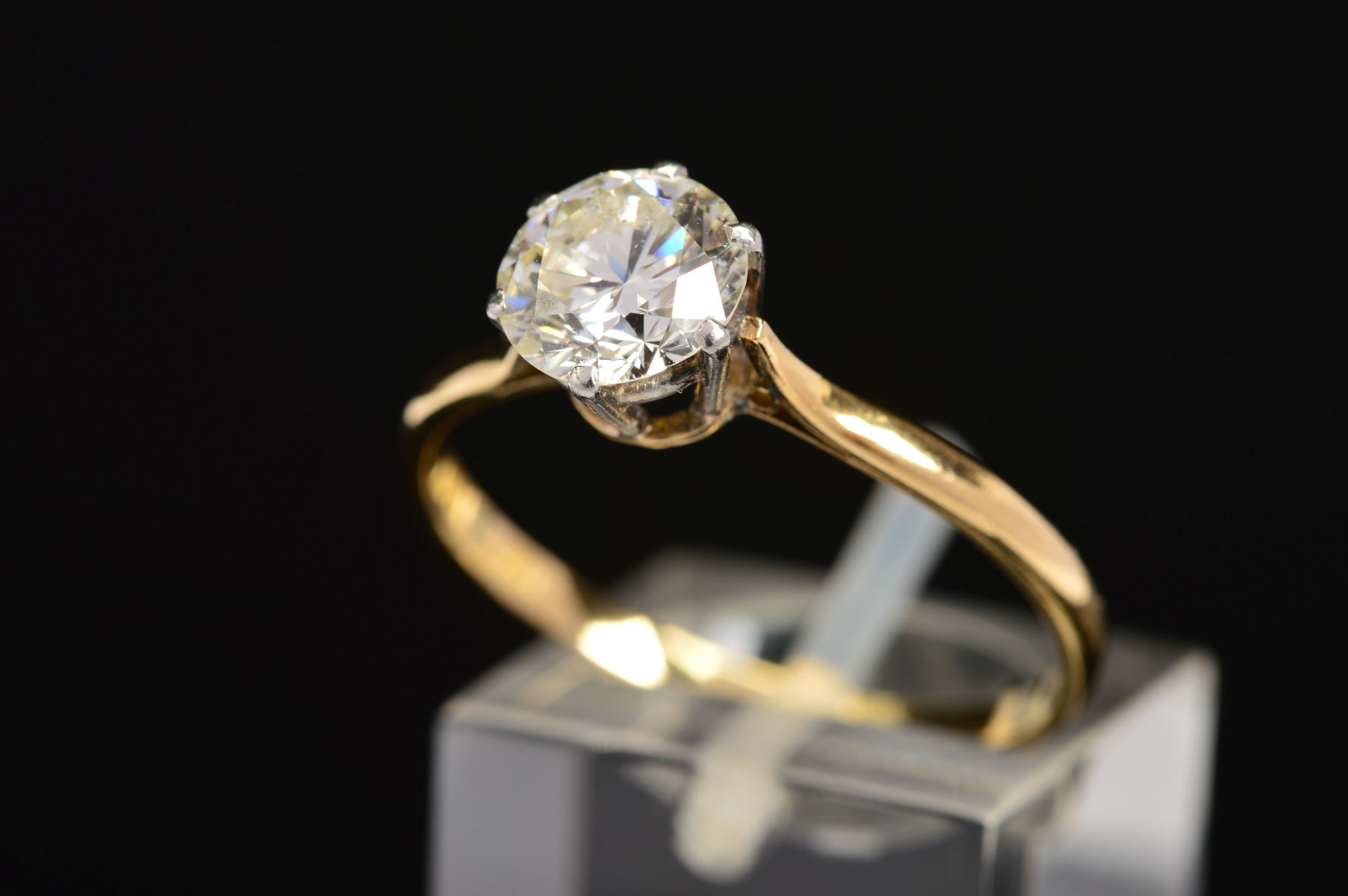 A MODERN SINGLE STONE DIAMOND RING, estimated modern round brilliant cut diamond weight 1.50ct, - Image 4 of 5