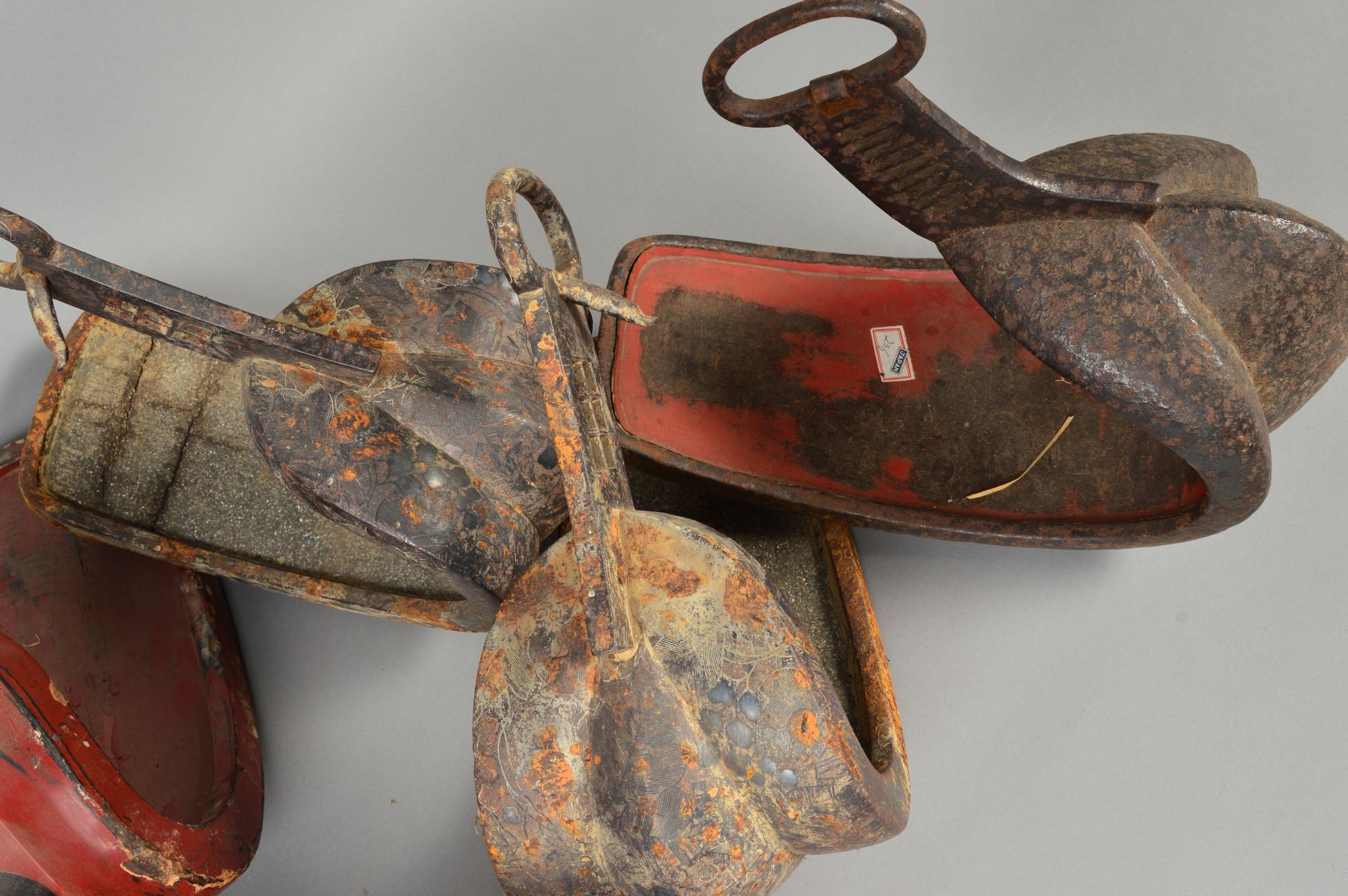 THREE PAIRS OF METAL AND RED LACQUERED ASIAN STIRRUPS, together with two other Persian stirrups - Image 8 of 12