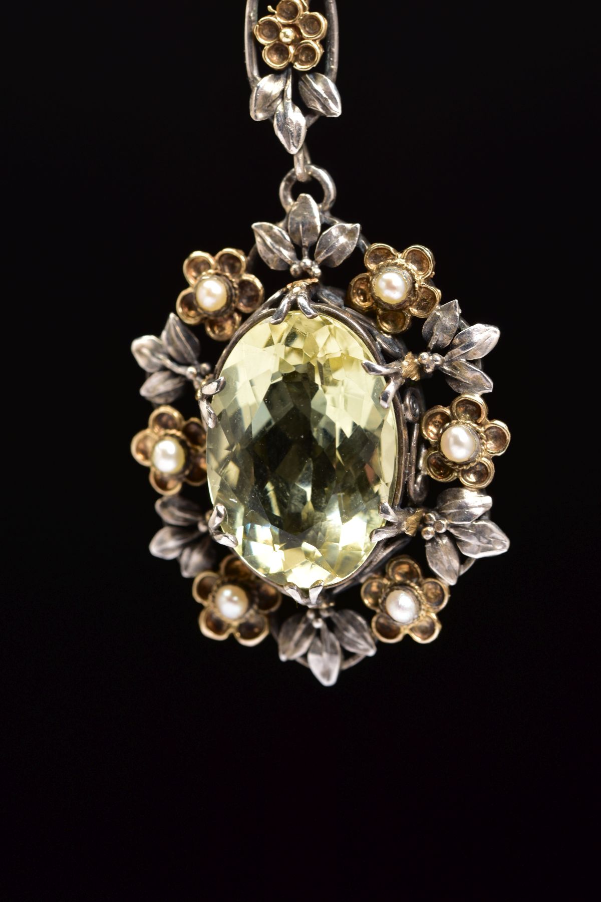 AN ARTS & CRAFTS SILVER, GOLD, BERYL AND SEED PEARL PENDANT NECKLACE 'ATTRIBUTED TO DORRIE - Image 3 of 7