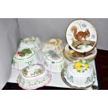 WEDGWOOD 'THE WILDLIFE OF BRITAIN', set of six collectors plates by Patrick Oxenham, seven Le Cordon