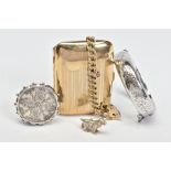 A SELECTION OF JEWELLERY ETC, to include a hinged bangle, a Victoria coin brooch, a double curb link