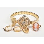 A MISCELLANEOUS JEWELLERY COLLECTION, to include a 9ct gold ladies wristwatch, hand wound