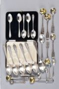 A SELECTION OF SILVER SPOONS, to include a cased set of six teaspoons