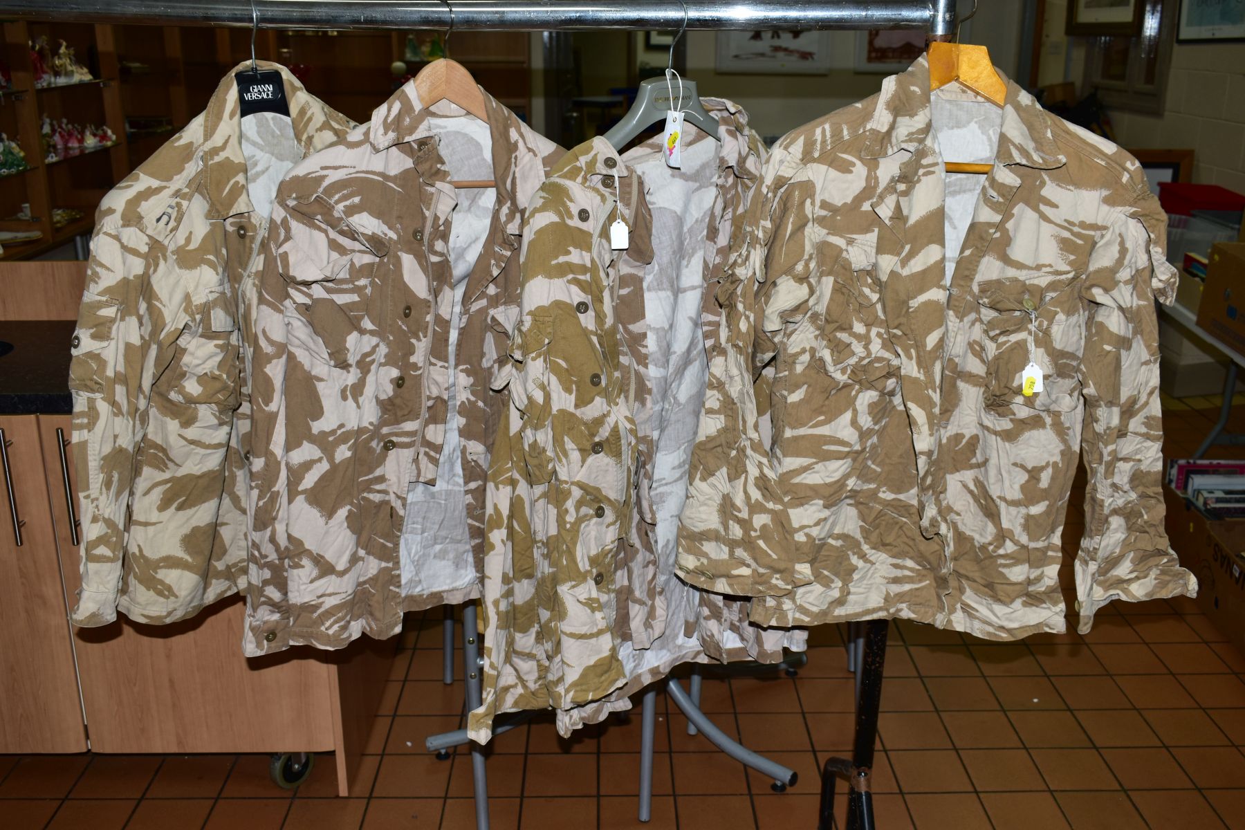 FIVE CURRENT BRITISH ARMY DESERT DPM CAMO LIGHTWEIGHT ZIPPED COMBAT JACKETS/SHIRTS, various sizes