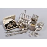 A SELECTION OF SILVERWARE, to include a Mappin & Webb toast rack, two pairs of napkin rings, a