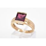 A MODERN 9CT GOLD SQUARE CUT GARNET SINGLE STONE RING, ring size P, hallmarked 9ct gold, Birmingham,