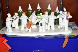 A BOXED LARGE LIMITED EDITION COALPORT THE SNOWMAN CHARACTER FIGURE GROUP, 'The Snowmen's Party'