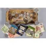 A SMALL BOX OF CF MIXED COINS AND COMMEMORATIVES to include a EEC 1993 50 pence coin, some silver